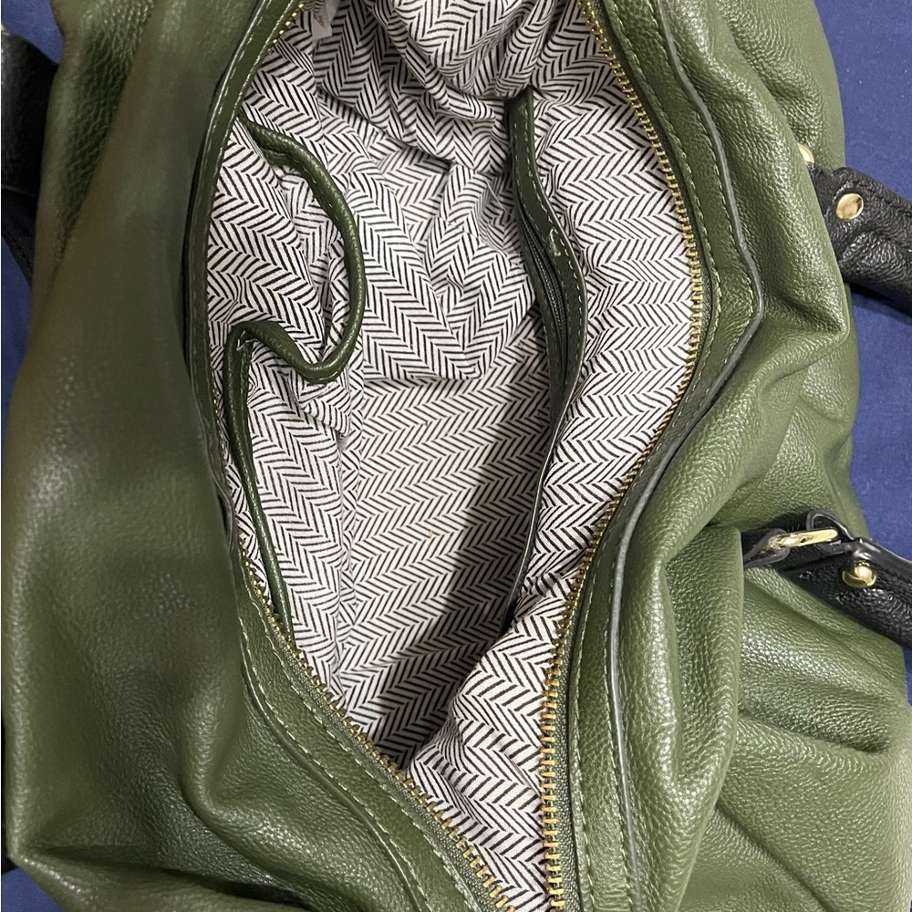Steve Madden olive green with side compartment satchel purse, smoke free home - Picture 8 of 8